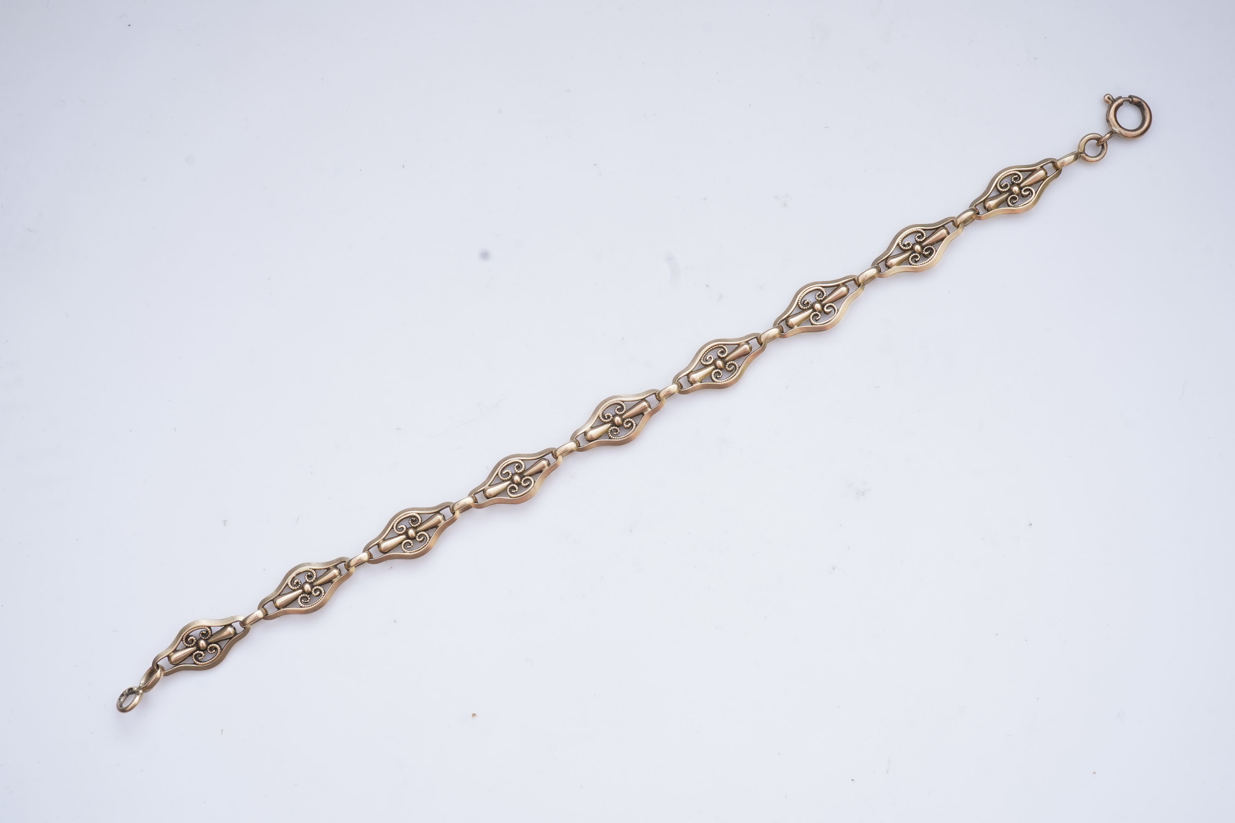 A gold bracelet, France, early 20th century